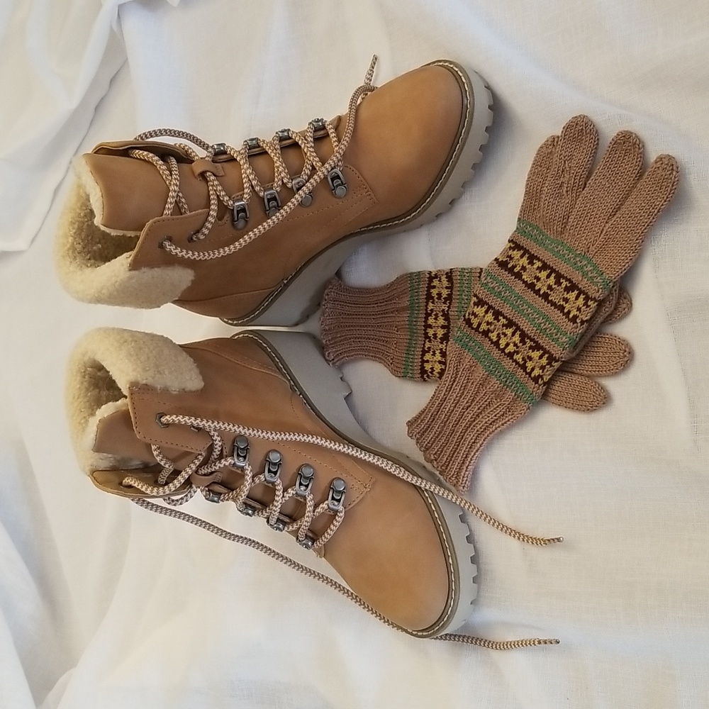 Dolce Vita Tan/Russet Platform Vegan Leather Sherpa Boots, 8M, $55